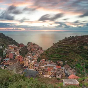 L' Attico Giallo Oro Di Giulia Manarola
