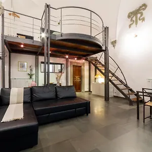 Pepi Loft In A Historical Building Apartment